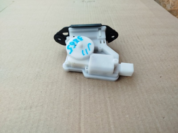 Замок двери багажника Nissan Qashqai J11 2013-2022  