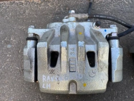 Суппорт тормозной Toyota RAV4 50 XA50 2018-2023 Перед. 