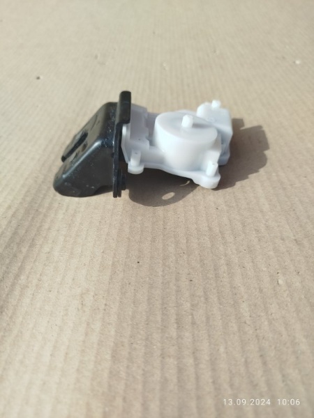 Замок двери багажника Nissan Qashqai J11 2013-2022  