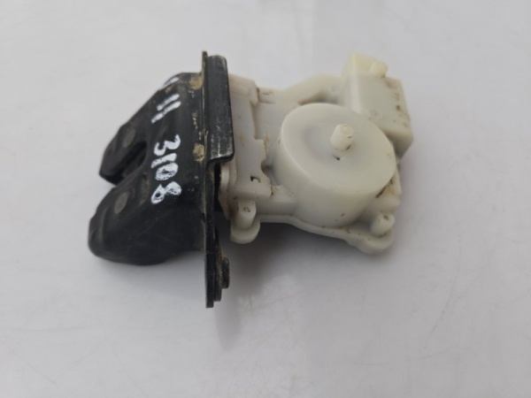 Замок двери багажника Nissan Qashqai J11 2013-2022 Задн. 