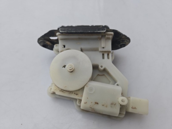 Замок двери багажника Nissan Qashqai J11 2013-2022 Задн. 