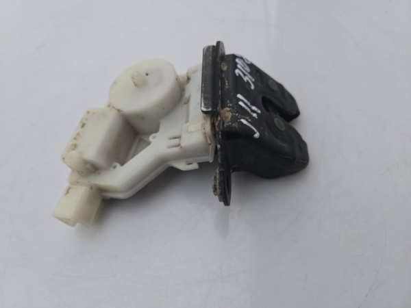 Замок двери багажника Nissan Qashqai J11 2013-2022 Задн. 